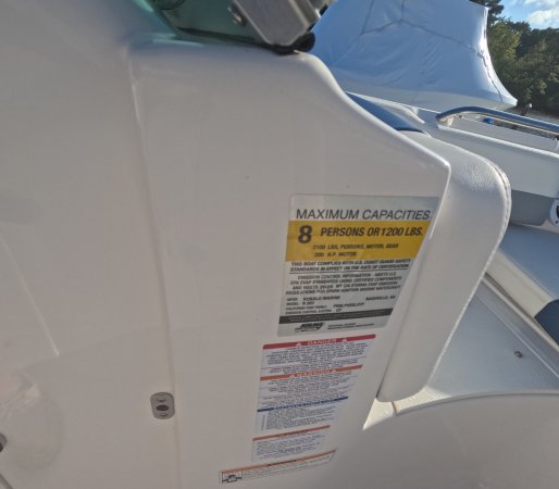 Used 2023 Robalo 207 DC  Boat for sale