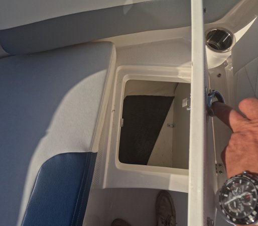 Used 2023 Robalo 207 DC for sale