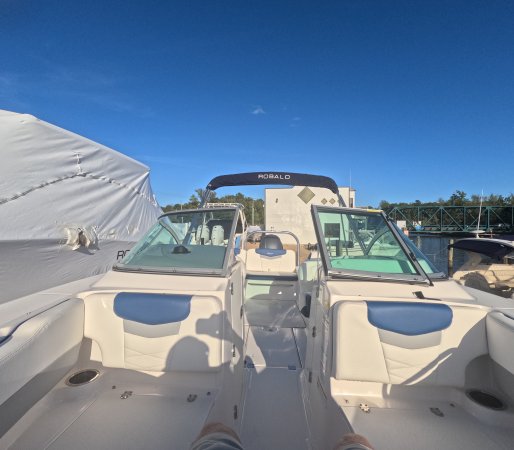 Used 2023 Robalo 207 DC for sale