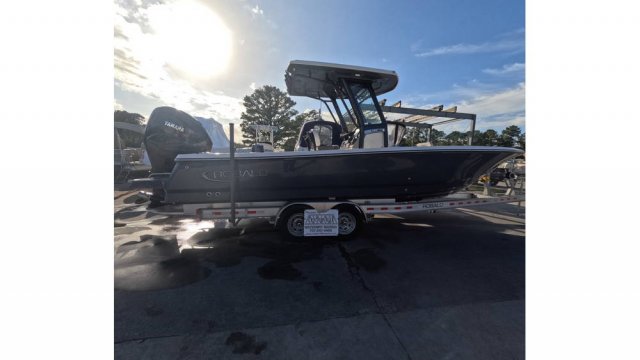 Used 2023 Robalo Power Boat for sale