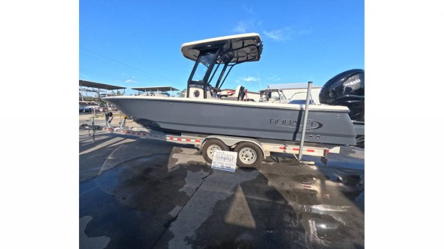 Used 2023  powered Robalo Boat for sale