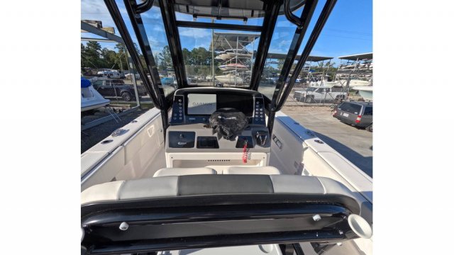 Used 2023  powered Robalo Boat for sale