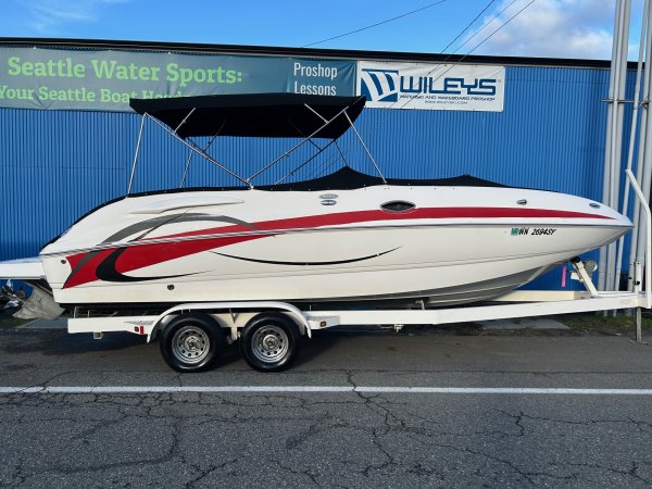 Used 2005 Chaparral 252 Sunesta Power Boat for sale