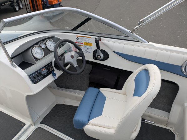 Pre-Owned 2013  powered Power Boat for sale