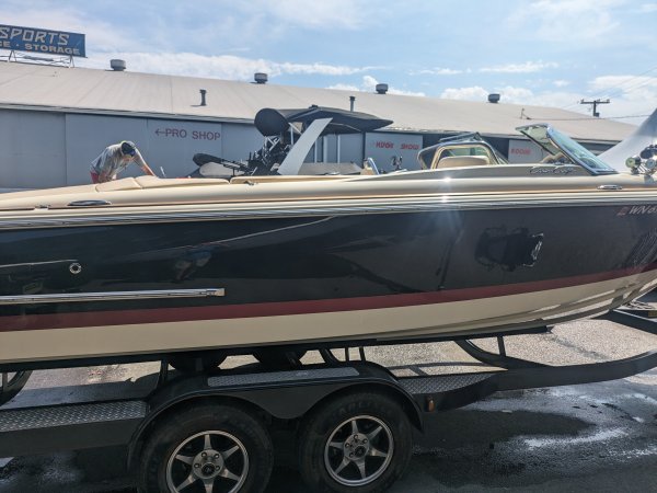 Used 2018 Chris Craft Launch 27 “Surf” for sale