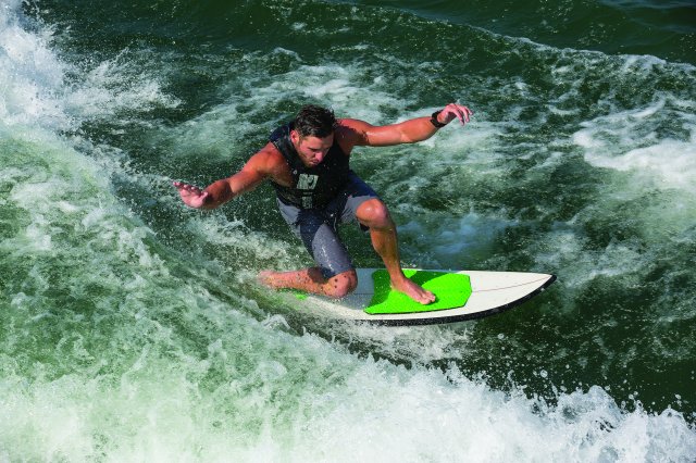 244 Sunesta Surf Edition - Surfing