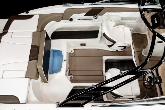 23 SSi OB - Cockpit Storage