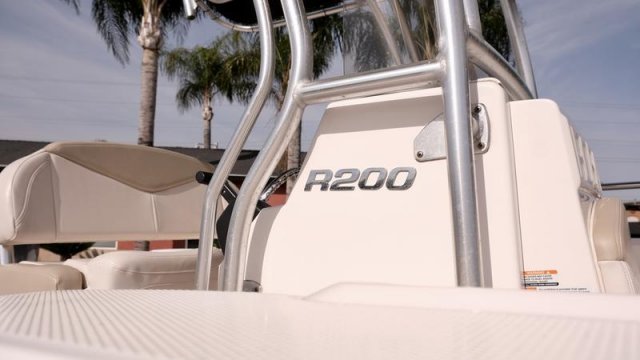 Pre-Owned 2017 Robalo R200 Center Console for sale