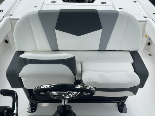 New 2023 Robalo 266 Cayman  Boat for sale