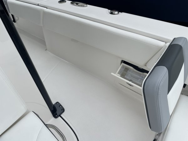 New 2023  powered Robalo Boat for sale