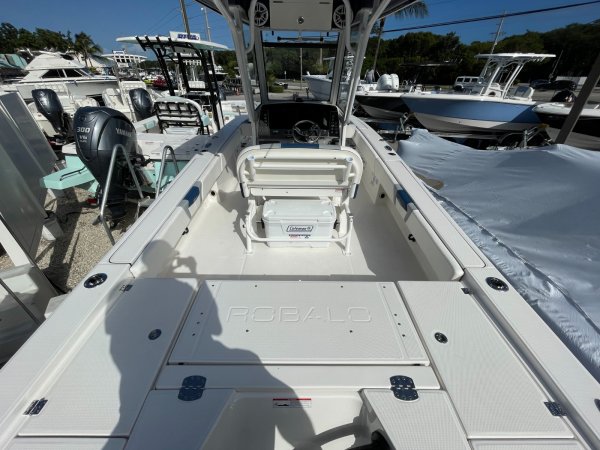 New 2023  powered Robalo Boat for sale