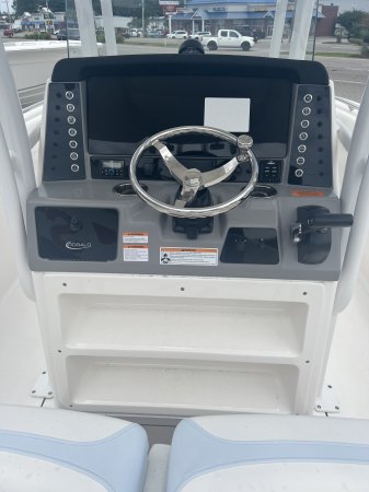 New 2023 Robalo Power Boat for sale