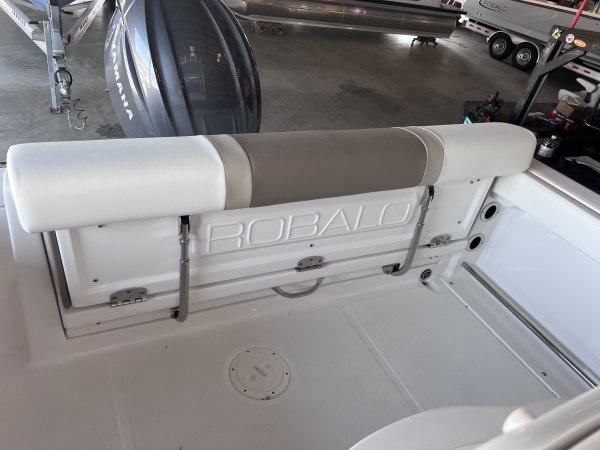 New 2023  powered Robalo Boat for sale