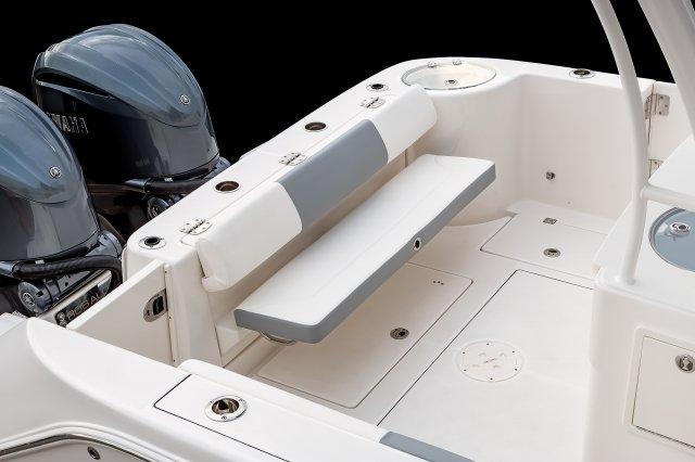 R302 - Transom Seat