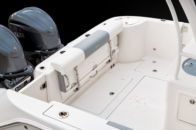 R302 - Transom Seat