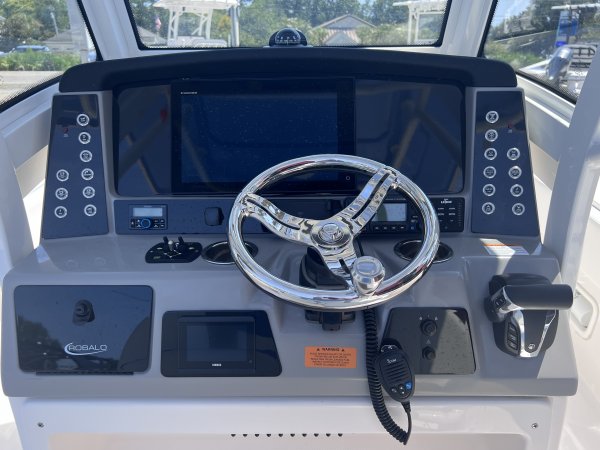 New 2023  powered Robalo Boat for sale