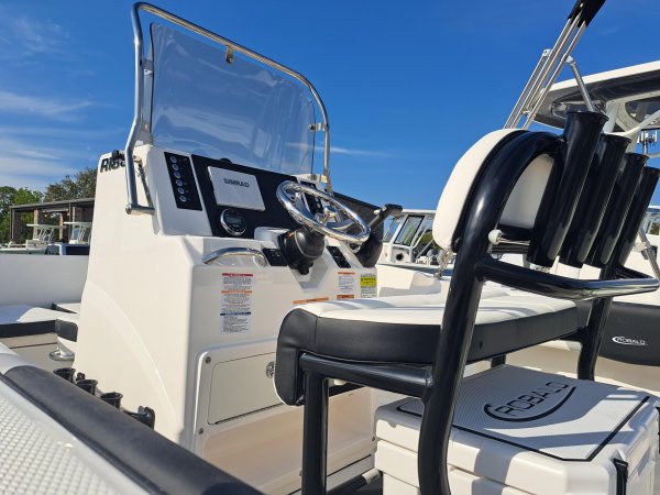 New 2024 Robalo R180  Boat for sale