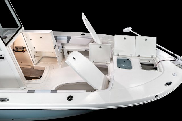 246 Cayman - Bow Storage