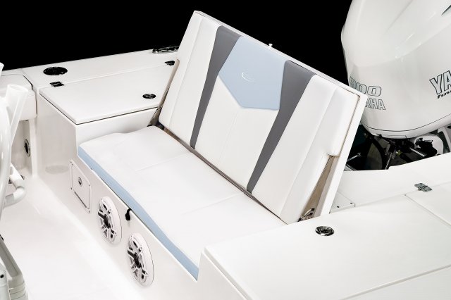 246 Cayman - Transom Bench Seat