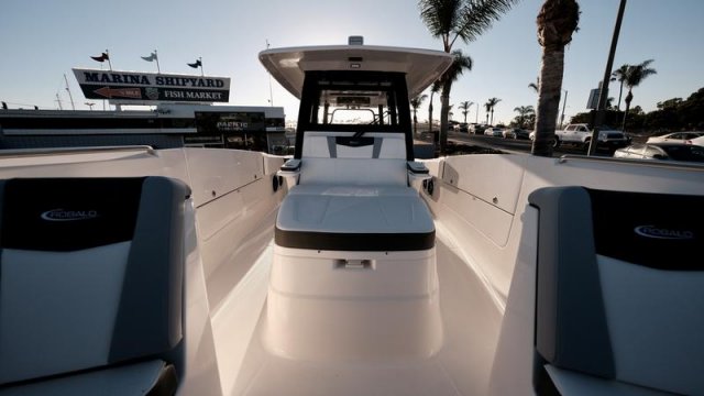 New 2024 Robalo  Boat for sale