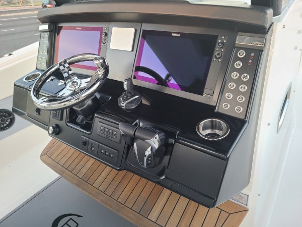 New 2024 Robalo R360 for sale