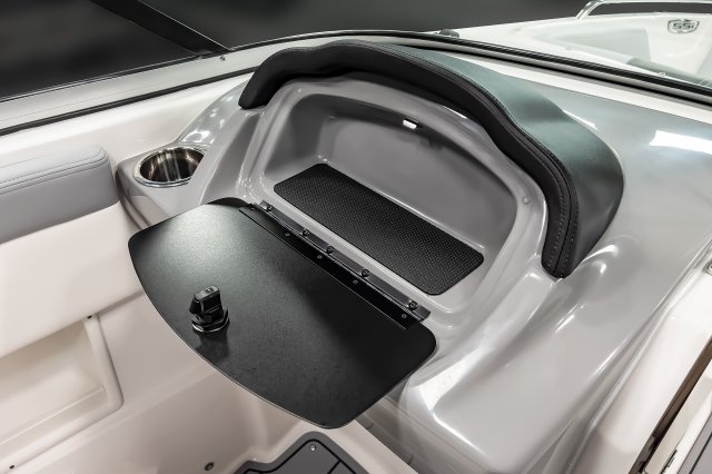 SSi-23-OB-PortConsoleGloveBox