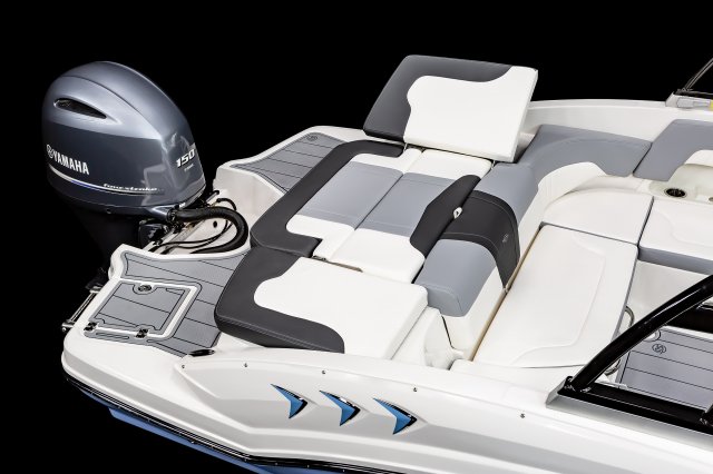 SSi-23-OB-TransomSunLounge-01