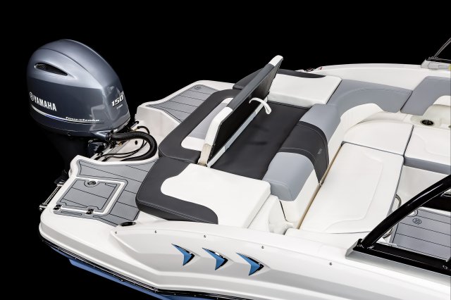 SSi-23-OB-TransomSunLounge-03