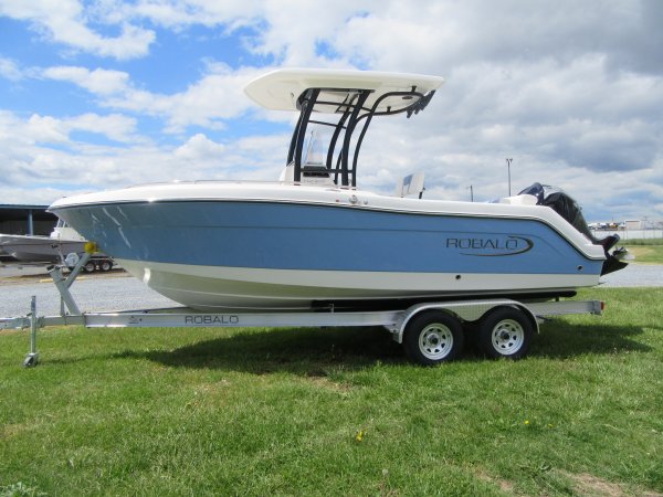 New 2023  powered Robalo Boat for sale