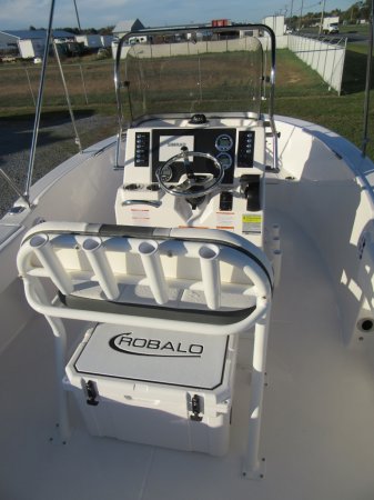 New 2024 Robalo R180  Boat for sale