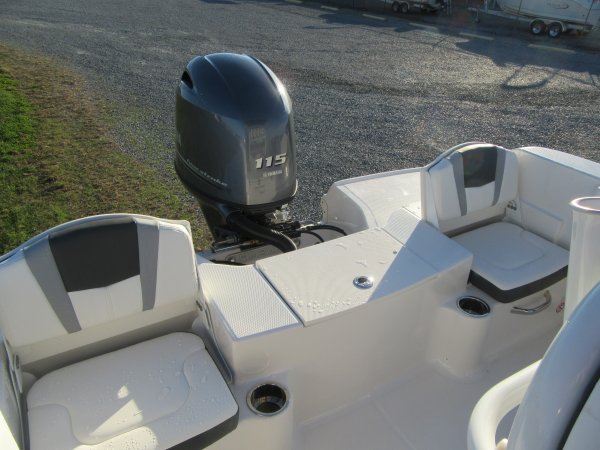 New 2024 Robalo R180 for sale