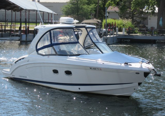 Pre-Owned 2016  powered Chaparral Boat for sale