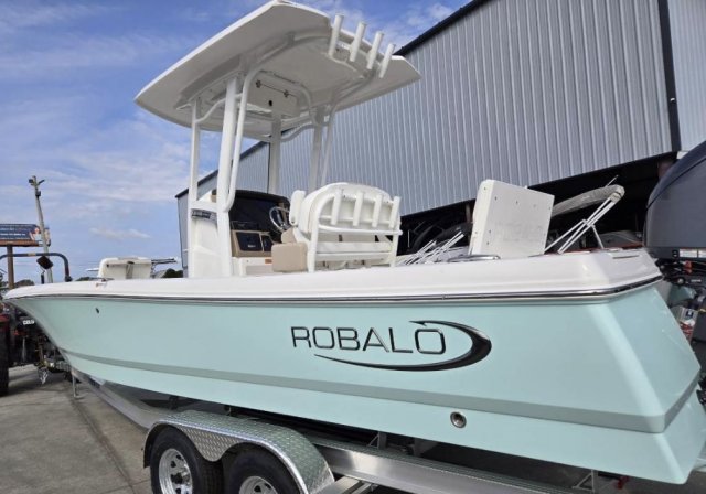 New 2024 Robalo  Boat for sale