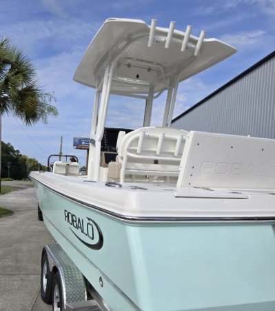New 2024 Robalo 246 Cayman for sale