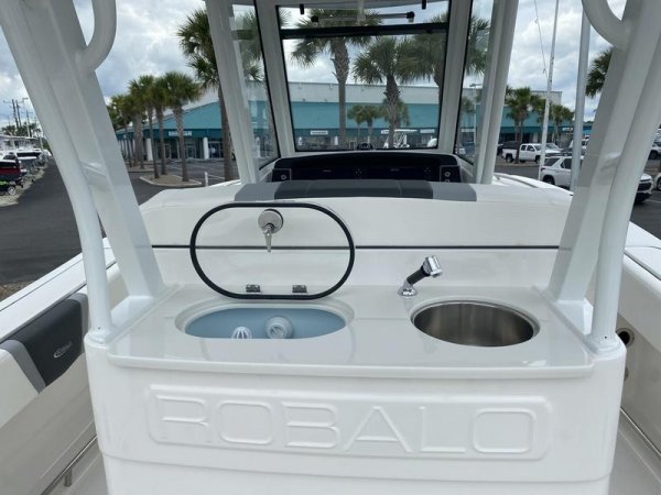 New 2024 Robalo for sale
