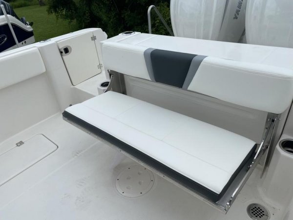 New 2024 Robalo Power Boat for sale