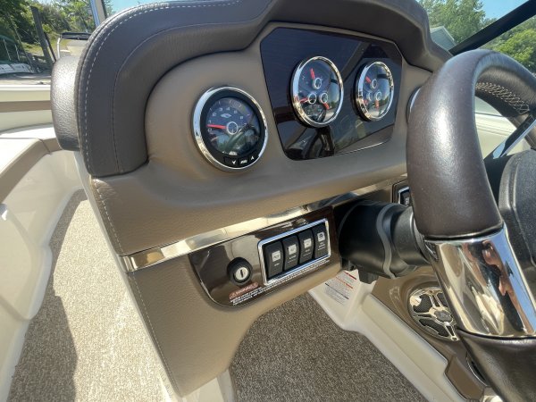 Pre-Owned 2014 Chaparral 246 SSI for sale