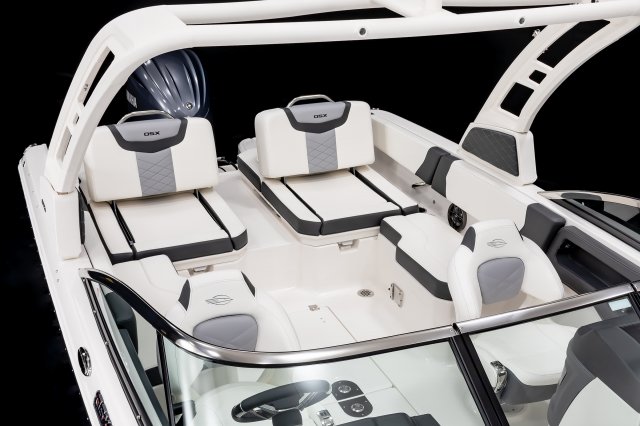 2025 250 OSX Cockpit Seating