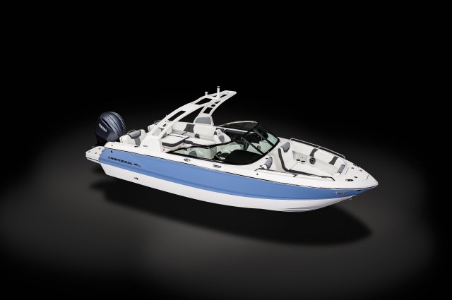 2025 250 OSX Front Starboard Overhead