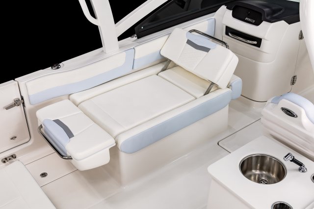 2025 R257 Port Seat Lounge
