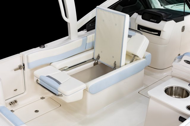 2025 R257 Port Seat Storage