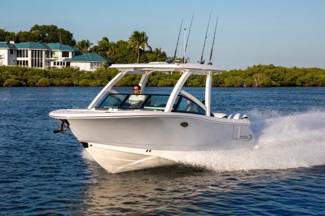 2026 R277 Cruising in Ocean Front Port View