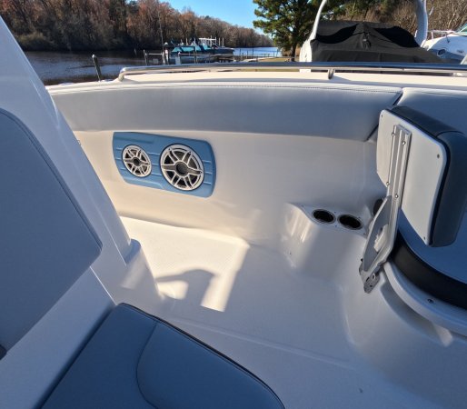New 2026  powered Robalo Boat for sale