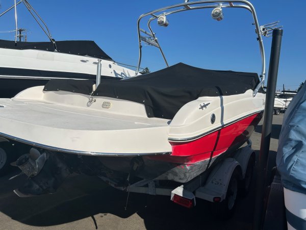Pre-Owned 2004 Rinker Power Boat for sale