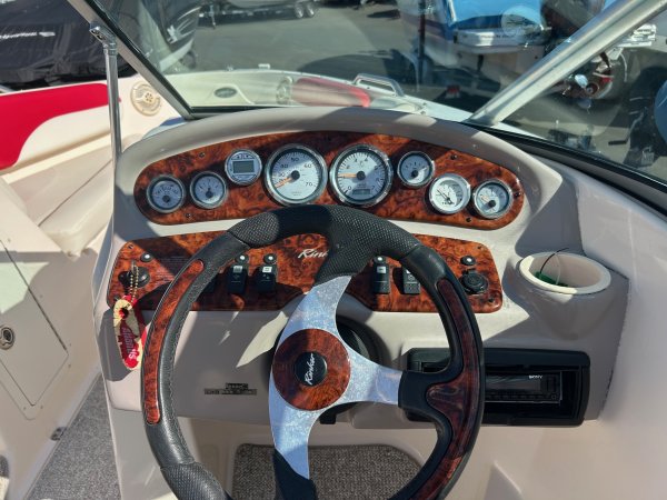 Pre-Owned 2004 Rinker 212 Captiva RX1 Power Boat for sale