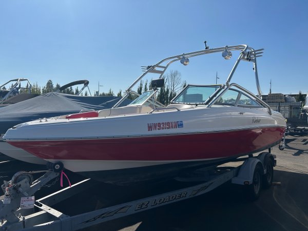Pre-Owned 2004 Rinker Power Boat for sale