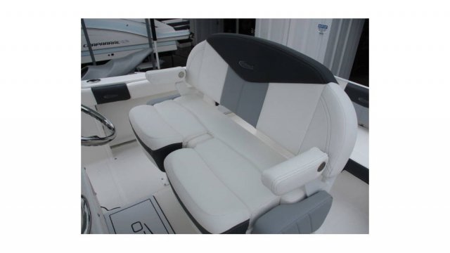 New 2025  powered Robalo Boat for sale