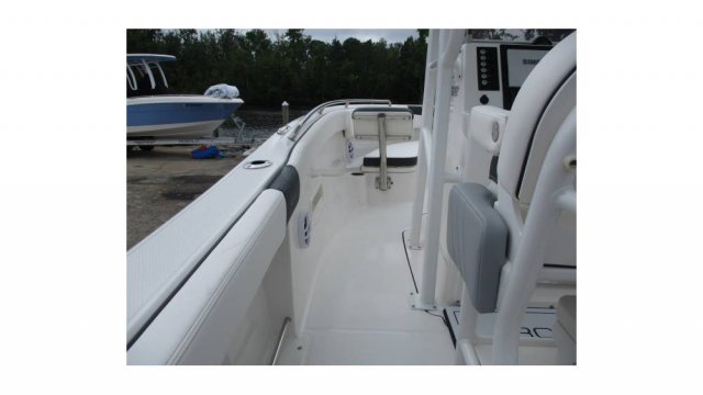 New 2025 Robalo  Boat for sale