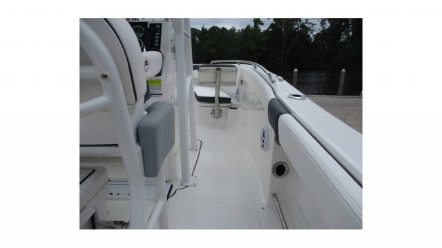 New 2025 Robalo  Boat for sale