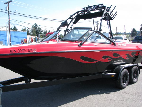 Used 2004  powered Power Boat for sale
